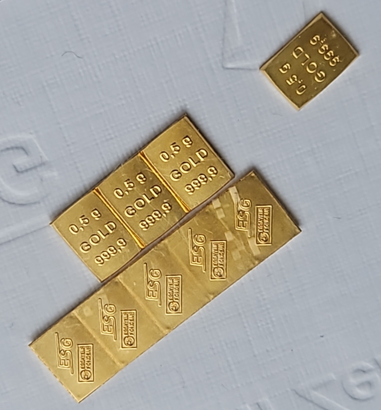0,5 gram goudbaar 999 divers - Afbeelding 4